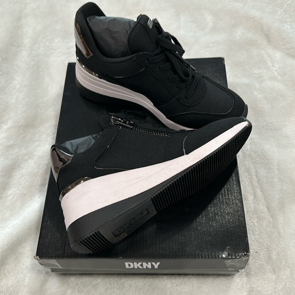 DKNY KADEN - Lace Up Wedg size 8 - Picture 2 of 8